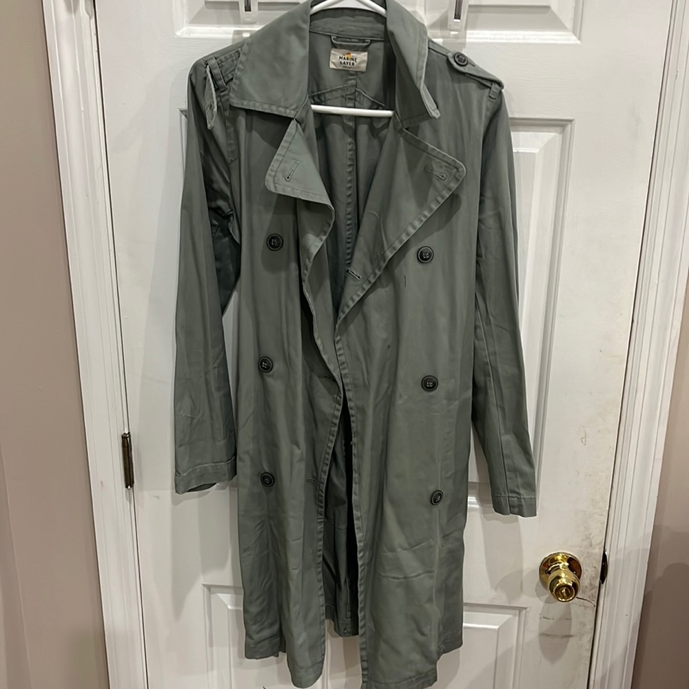 Marine Layer trench size medium.